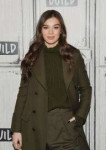 hailee-steinfeld-at-aol-build-in-new-york-12-18-2018-9.jpg