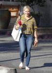 hilary-duff-at-christmas-shopping-in-la-1.jpg