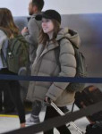 anna-kendrick-at-lax-in-los-angeles-12-28-2018-5.jpg