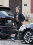 kristen-stewart-booty-in-tight-jeans-01-11-2019-1.jpg