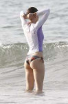 Jessica-Biel-bikini-bottom-in-the-ocean-in-Puerto-Rico1.jpg