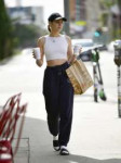 willa-holland-spotted-with-coffee-and-a-bag-of-groceries-in[...].jpg