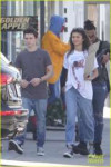 tom-holland-zendaya-spider-man-statue-28.jpg