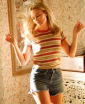 margot-robbie-once-upon-a-time-in-hollywood-photos-1.jpg