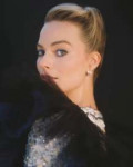 margot-robbie-getting-ready-for-bafta-by-chanel-february-20[...].jpg