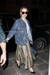 jennifer-lawrence-returns-back-to-her-hotel-in-paris-3.jpg