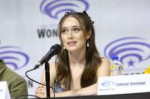 alycia-debnam-carey-fear-the-walking-dead-panel-at-wonderco[...].jpg