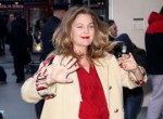 drew-barrymore-arrives-at-gma-in-nyc-04-01-2019-8.jpg