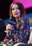 emily-browning-american-gods-panel-at-deadline-contenders-e[...].jpg