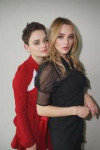 joey-king-and-hunter-king-et-photoshoot-for-hunter-s-cbs-se[...].jpg