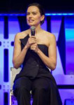 daisy-ridley-the-rise-of-skywalker-panel-in-chicago-04-12-2[...].jpg