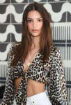 emily-ratajkowski-levi-s-brunch-at-coachella-in-indian-well[...].jpg