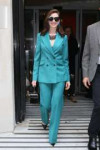 anne-hathaway-leaving-bbc-radio-6-in-london-07-17-2019-11.jpg