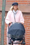 diane-kruger-using-her-pram-as-a-shopping-trolly-while-out-[...].jpg