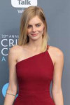 samara-weaving-stills-at-2018-critics-choice-awards-in-sant[...].jpg