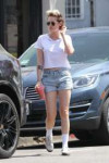 kristen-stewart-shows-off-her-legs-in-denim-shorts-04-25-20[...].jpg