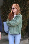 isla-fisher-shopping-on-melrose-place-in-los-angeles-04-25-[...].jpg