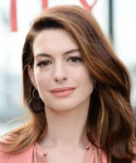 anne-hathaway-at-serenity-photocall-in-marina-del-rey-01-11[...].jpg