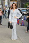 anne-hathaway-outside-the-late-show-with-stephen-colbert-in[...].jpg