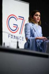 emma-watson-conference-about-gender-equality-in-paris-05-10[...].jpg