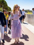 elle-fanning-out-at-72nd-annual-cannes-film-festival-05-14-[...].jpg