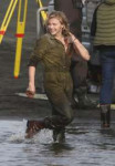 chloe-moretz-on-the-set-of-shadow-in-the-cloud-in-new-zeala[...].jpg