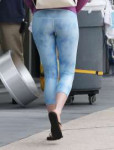 anne-hathaway-4-17-2014-spandex-leaving-soul-cycle-los-ange[...].jpg