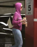 anne-hathaway-4-17-2014-spandex-leaving-soul-cycle-los-ange[...].jpg