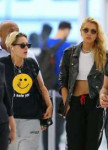 kristen-stewart-and-stella-maxwell-at-jfk-airport-in-new-yo[...].jpg