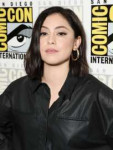 rosa-salazar-at-undone-panel-at-comic-con-2019-in-san-diego[...].jpg