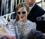 fashion-2013-05-emma-watson-cannes-white-sunglasses-main.jpg