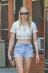 sophie-turner-in-denim-shorts-out-in-new-york-08-20-2019-12.jpg