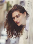 phoebe-tonkin-for-grutty-pretty-magazine-spring-2019-8.jpg