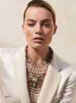 margot-robbie-in-grazia-magazine-september-2019-2.jpg