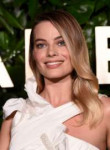 120910073picturepub-margot-robbie-008.jpg