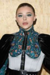 chloe-grace-moretz-louis-vuitton-show-at-paris-fashion-week[...].jpg