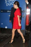 natalie-portman-looks-fab-in-a-short-red-dress-while-visiti[...].jpg