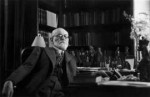 Sigmund-Freud-in-office-56a7922f5f9b58b7d0ebc7ad.jpg