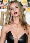 rosie-huntington-whiteley-2019-revolveawards-5.jpg