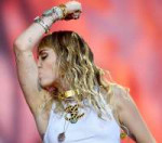 miley-cyrus-glastonbury-gettyimages-1159226715.jpg