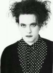 c469ff7218c10cc59913f37546576654--robert-smith-the-cure-cha[...]