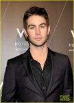 Penn-Badgley-Chace-Crawford-Rocked-Exhibition-actors-275590[...].jpg