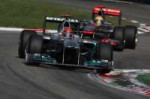 Michael-Schumacher-leads-Lewis-Hamilton-Italian-GP-Monza-F1[...].jpg