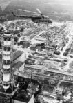 Вертолет производит радиологические измерения.jpg