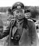 300px-BundesarchivBild101I-139-1112-17,HeinzGuderian[1].jpg