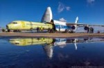 Антонов Ан-124 везет SSJ.jpg