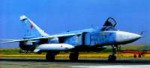 Бомбардировщик Су-24 с двумя подвесными.jpg
